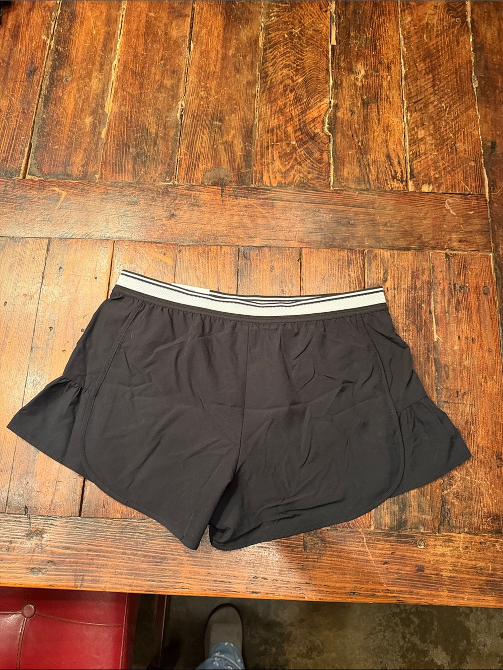 NWT Old Navy Black Mid-Rise Athletic Shorts with Contrast Waistband-Size Small